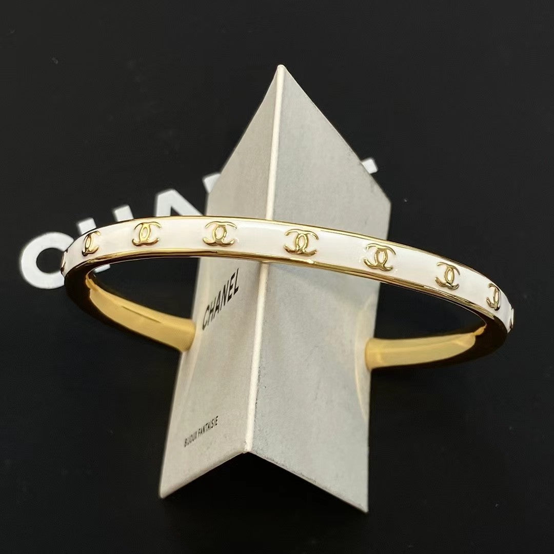 New thin logo bracelet