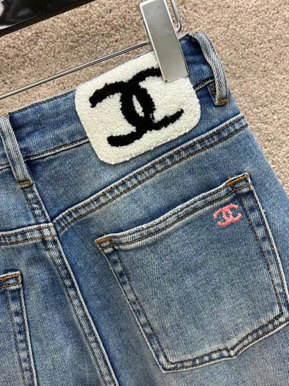 New embroidered straight jeans