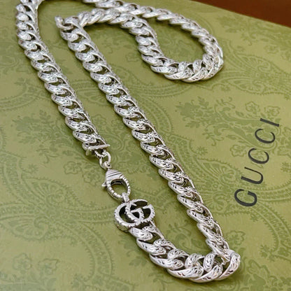 GUCC NECKLACE