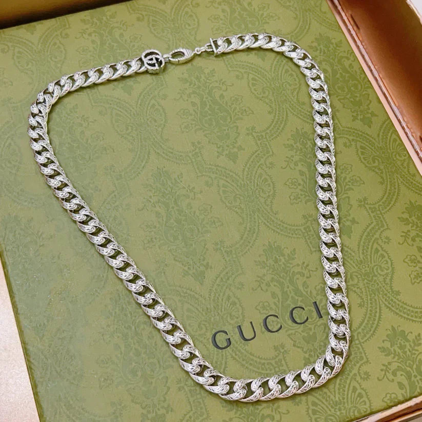 GUCC NECKLACE