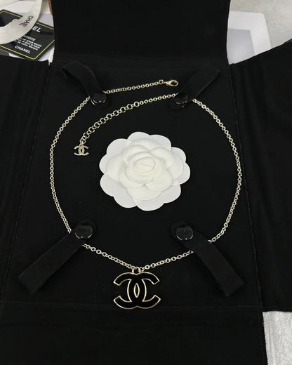 New Pearl Logo Necklace